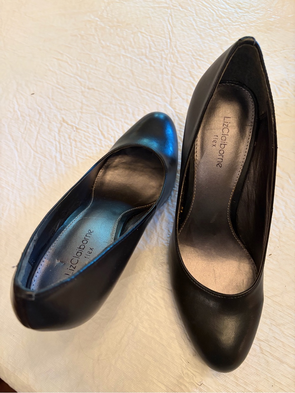 Liz Claiborne Black Leather Pointed Pumps with Stiletto Heel Never Worn! - Picture 5 of 5